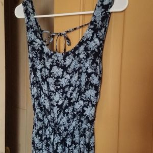 Pretty Blue Floral Romper M 💙